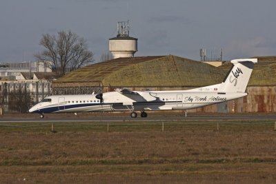 DHC8-Q402_HBJGA_SRK_TLS001.JPG