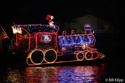 Willow Lake Lighted Boat Parade  20