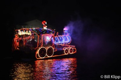 Willow Lake Lighted Boat Parade  36
