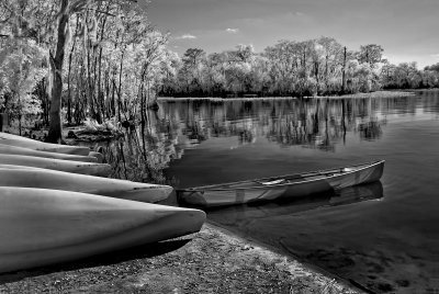 Canoes on beach in BW Ir PT.jpg