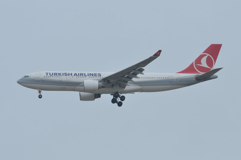 Turkish Airlines / Meridiana Fly  Airbus A330-200 EI-EZL 