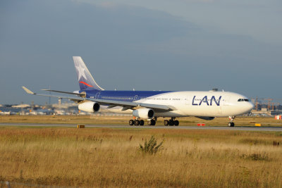LAN Airbus A340-300 CC-CQC 