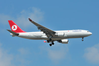 Turkish Airlines Airbus A330-200 TC-JNF 