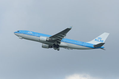 KLM Airbus A330-200  PH-AOF
