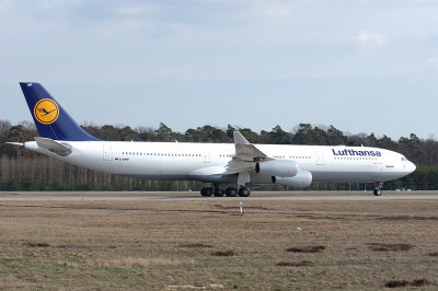 Lufthansa Airbus A340-300 D-AIMF 