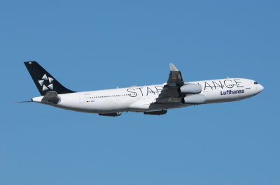 Lufthansa Airbus A340-300 D-AIGC Star Alliance livery