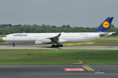 Lufthansa Airbus A340-300 D-AIGV  