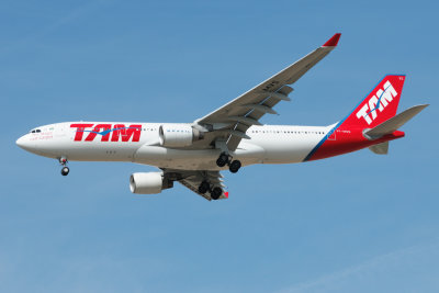 TAM Airbus A330-200 PT-MVS