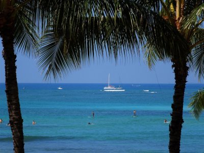 Sailing and paddle-boarding off Wiakiki Beach