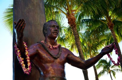 The Duke - Duke Kahanamoku welcomes all to Waikiki