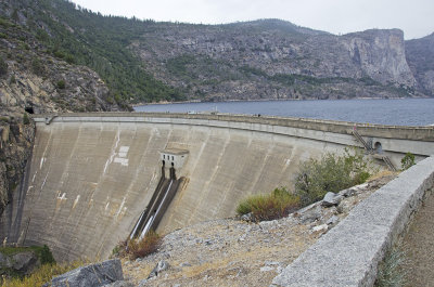 CA Yosemite NP 40c Hetch Hetchy Dam.jpg