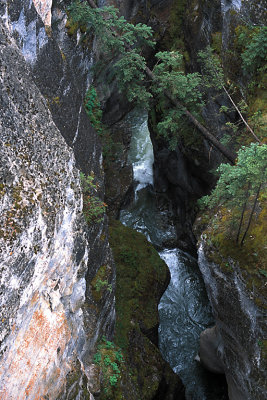 AB Jasper NP Maligne River 3 Falls.jpg