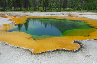 WY Yellowstone NP 400f Black Sand Basin, Emerald Pool.jpg