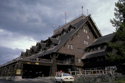WY Yellowstone NP 580a1 Old Faithful Inn.jpg
