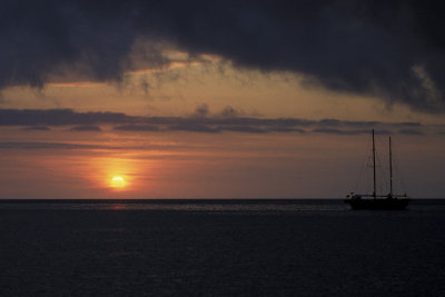 ECU 60 Galapagos Sunset.jpg