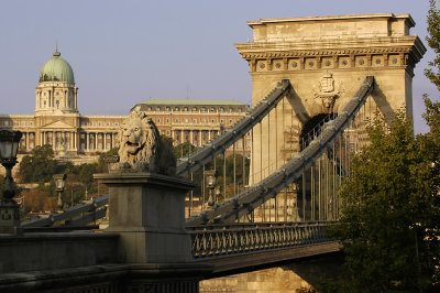 HUN 07 Budapest Chain Suspension Bridge & Palace.jpg