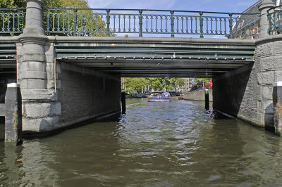 NLD 05 Amsterdam Canal Bridge.jpg