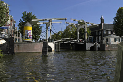 NLD 07 Amsterdam Canal Draw Bridge.jpg