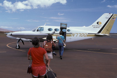 HI Lanai 8 Flight to Oahu y1984 Chris Airplane.jpg