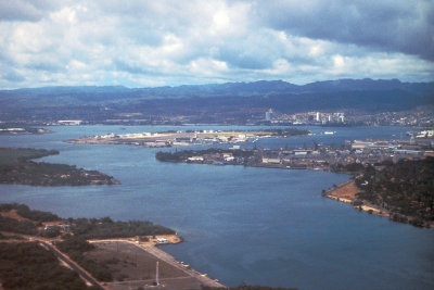 HI Oahu 5 Pearl USS Arizona Memorial y1984.jpg