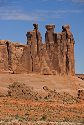 UT Arches NP 02b Three Gossips.jpg