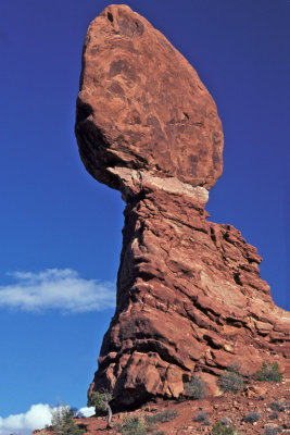 UT Arches NP 03a Balanced Rock.jpg