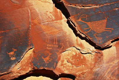 UT Monument Valley 17 Petroglyphs.jpg