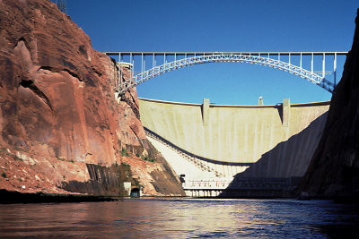 AZ Glen Canyon NRA 02 Dam, Colorado River & Arch Bridge.jpg