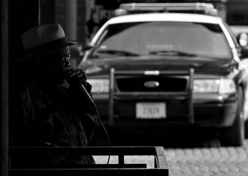 Street Performer & The Police 