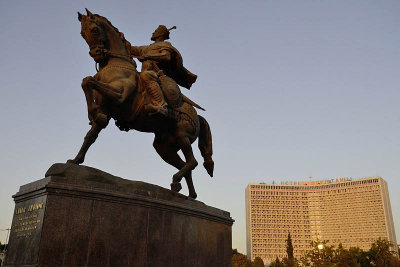 Tashkent, statue of Timur