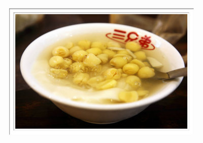 Lotus Seed Tofu Pudding 基隆三兄弟蓮子豆花