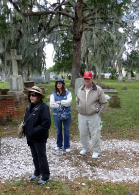 Susan, Judine, & Roy in Cedar Grove Cemetery