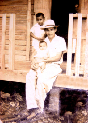 Archivo: Marquito, Juan y La Nena (beb)