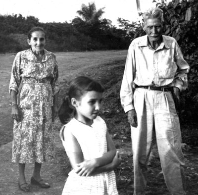 Archivo: Doa Ciln, La Nena y Don Abelardo