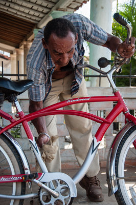 -Polishing- Cuba - May, 2012