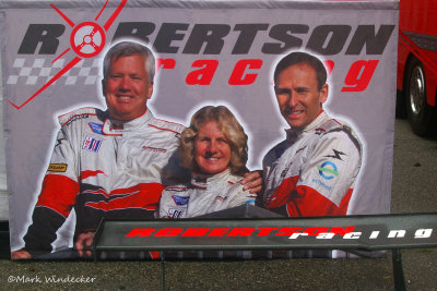 GT2-Robertson Racing...