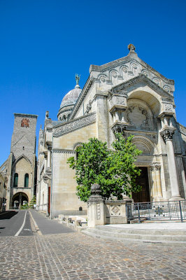Tour Charlemagne and Basilique St-Martin, Tours