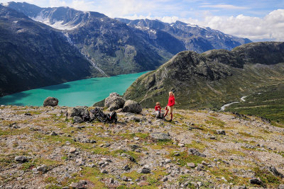 Aneta and Aleksander on Besseggen Trail