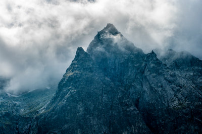 Velický štít 2318 m, Litvorová Valley