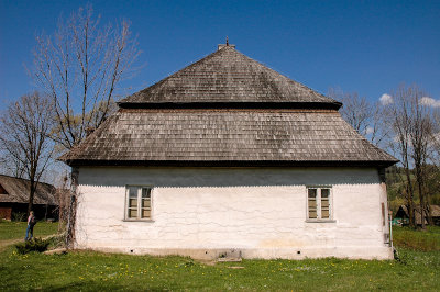 Lopuszna Manor