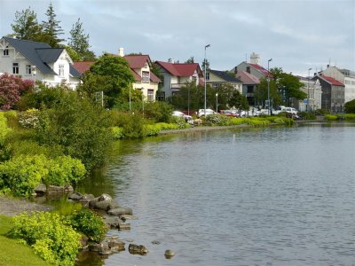 118 Lake Tjörnin, Reykjavik.jpg