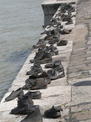 356 Shoe memorial.jpg