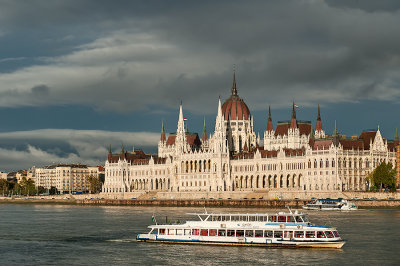 Parliament Building And The Sightseeing Boats