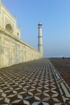 Side of Taj Mahal M8
