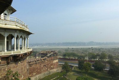 A view from Agra Fort M8