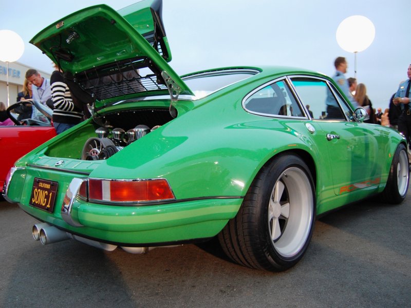 Singer modified vintage Porsche 911