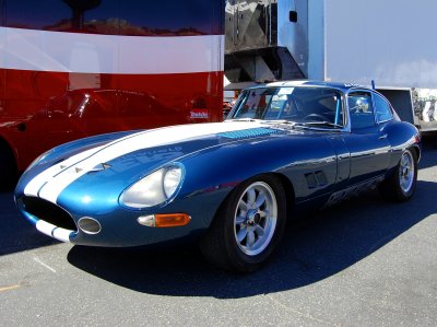 Jaguar XKE in blue and white