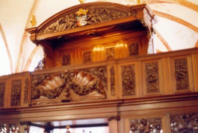 Uithuizen, NH kerk bank [038].jpg