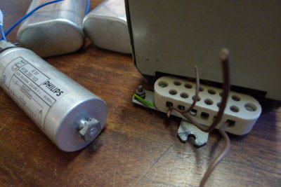 Spectral lamp power supply