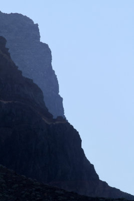 Cliffs south of Puerto de La Aldea de San Nicols.jpg